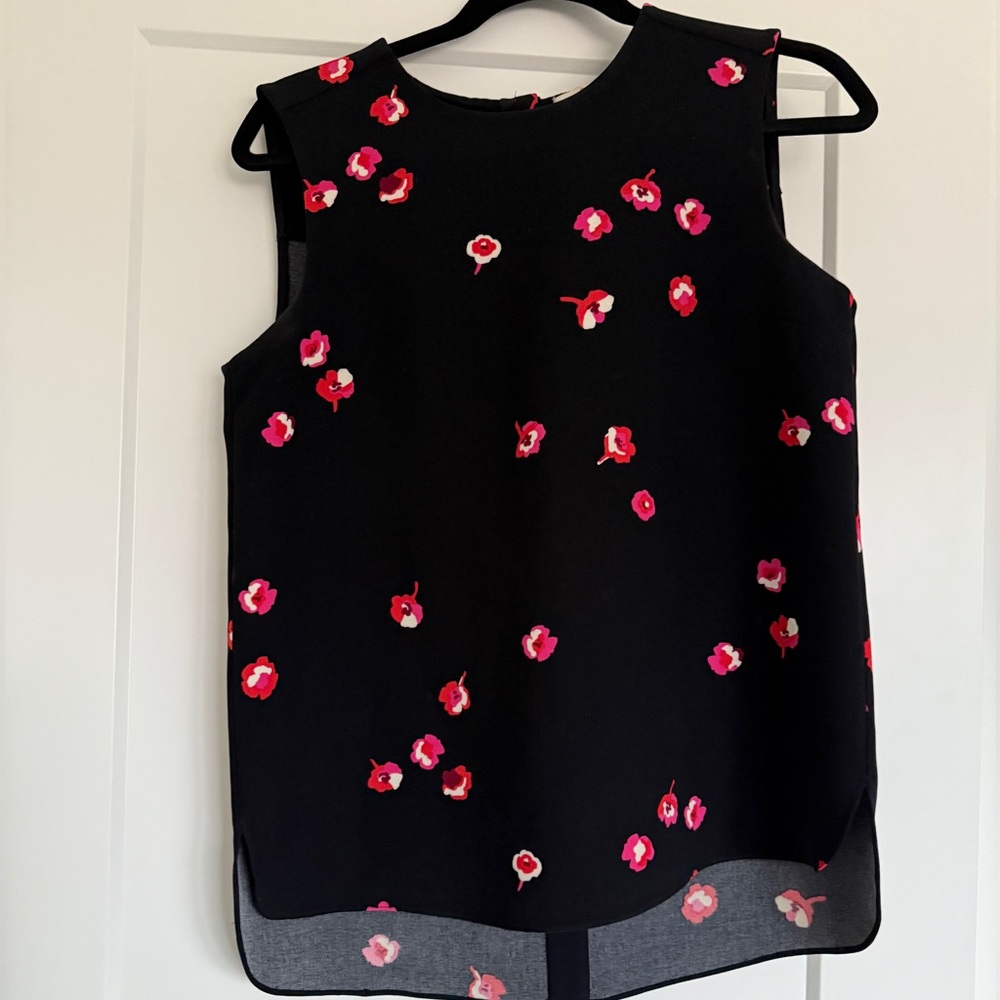 Black floral Kate Spade sleeveless blouse. Women’s size 6